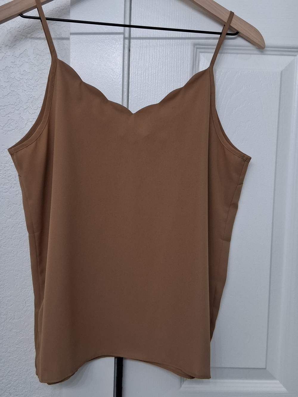 Express Scalloped V-Neck Camisole in Camel